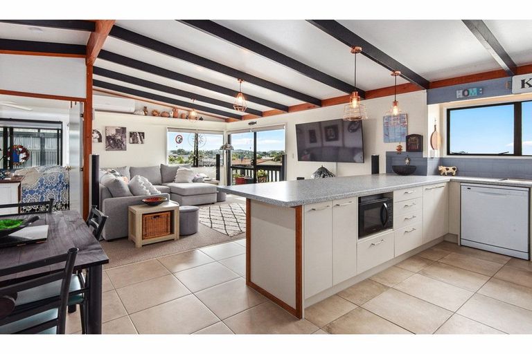 Photo of property in 8b Granfield Place, Te Kamo, Whangarei, 0112