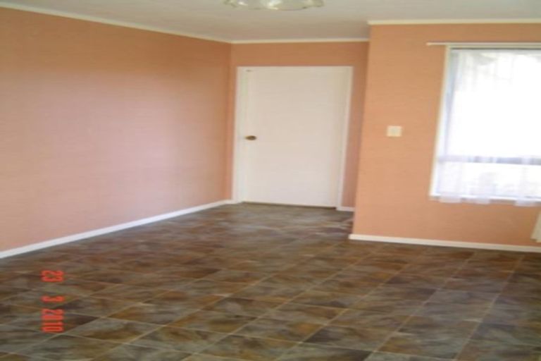 Photo of property in 94 Riversdale Drive, Merrilands, New Plymouth, 4312