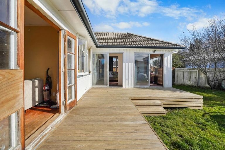 Photo of property in 8 Lee Place, Bader, Hamilton, 3206