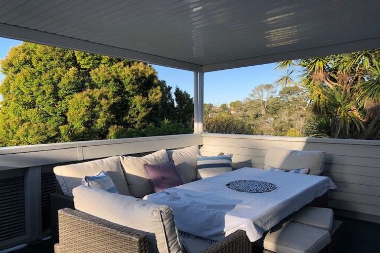 Photo of property in 1/90 Canongate Street, Birkdale, Auckland, 0626