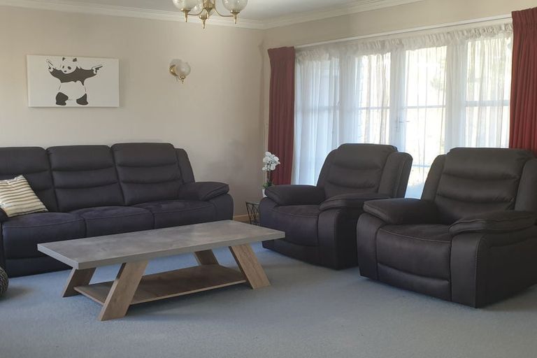 Photo of property in 39 Redwood Avenue, Tawa, Wellington, 5028