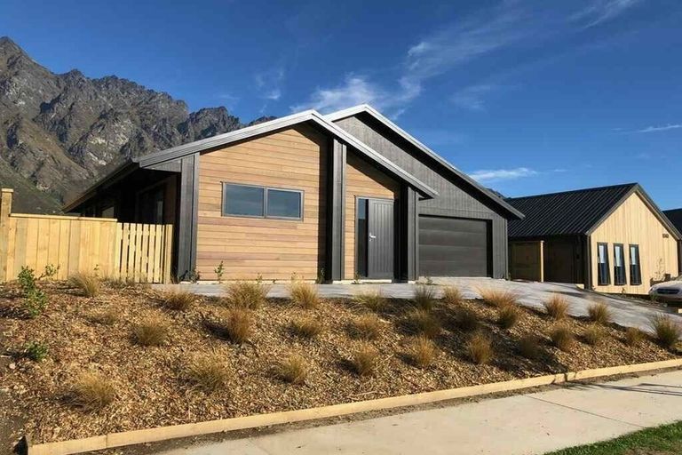 Photo of property in 55 Corriedale Road, Jacks Point, 9371