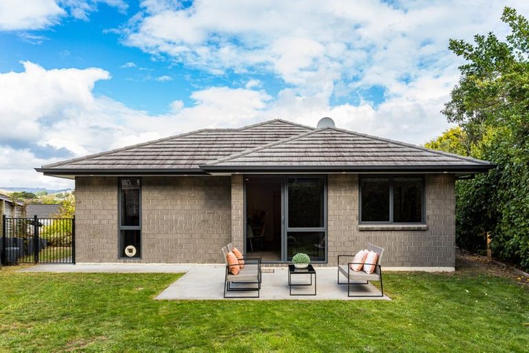 Photo of property in 31 Mooring Close, Whitby, Porirua, 5024