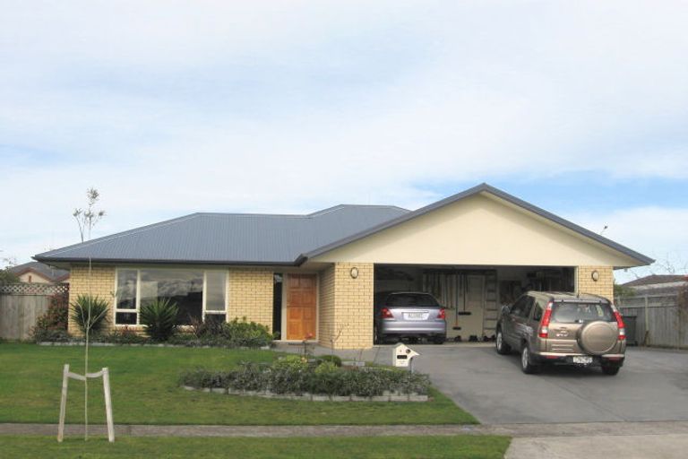 Photo of property in 4 Fencourt Place, Rototuna North, Hamilton, 3210