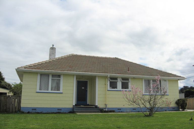 Photo of property in 22 Hadfield Crescent, College Estate, Whanganui, 4500
