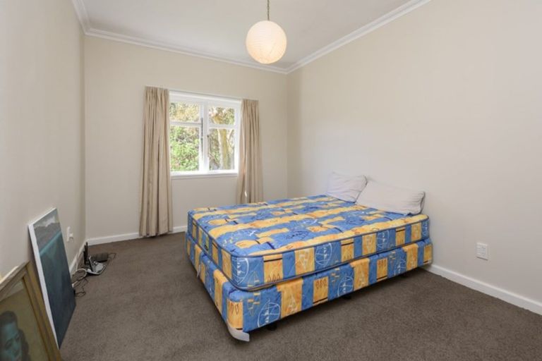 Photo of property in 33 Bentinck Avenue, Strathmore Park, Wellington, 6022