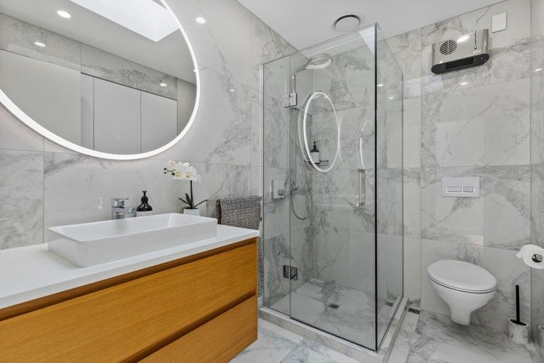 Photo of property in 2d/2 Queens Parade, Devonport, Auckland, 0624