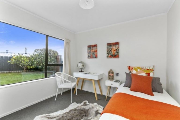 Photo of property in 49 Mana View Road, Paremata, Porirua, 5026