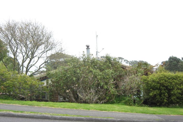 Photo of property in 6 Wairau Road, Oakura, 4314