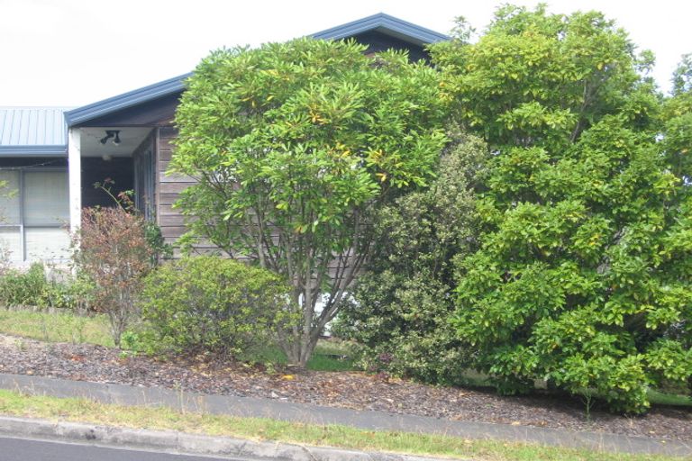 Photo of property in 1/8 Witheford Drive, Bayview, Auckland, 0629