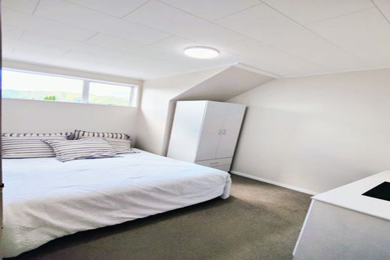 Photo of property in 8b Wai-iti Crescent, Woburn, Lower Hutt, 5010