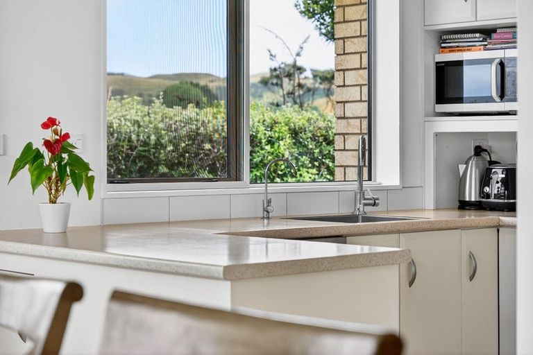 Photo of property in 1014 South Head Road, South Head, Helensville, 0874