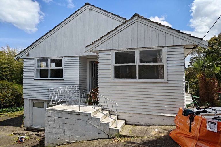 Photo of property in 33 Howard Road, Northcote, Auckland, 0627