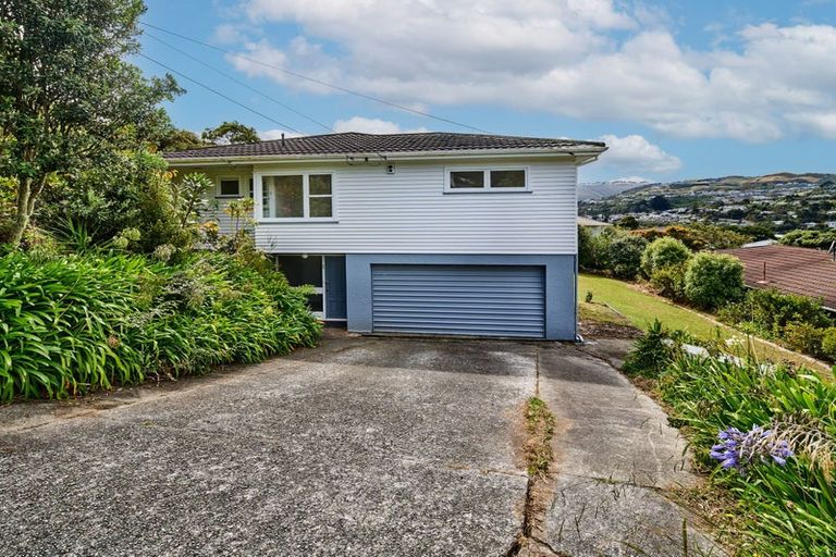 Photo of property in 44 Saint Johns Terrace, Tawa, Wellington, 5028