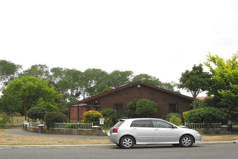 Photo of property in 274 Queenspark Drive, Parklands, Christchurch, 8083