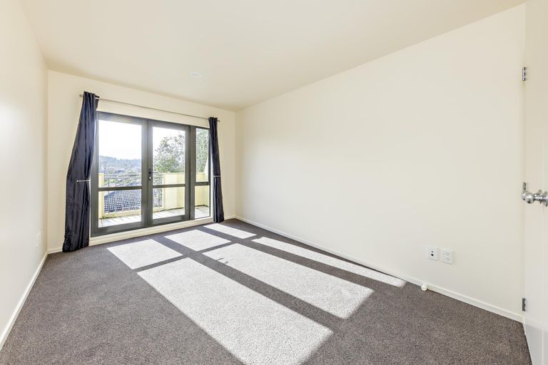 Photo of property in 1/3 Orwell Road, Greenhithe, Auckland, 0632