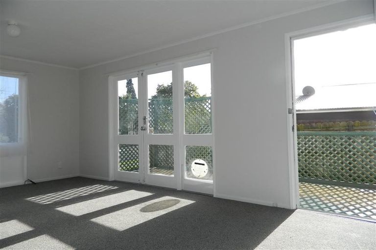 Photo of property in 56 Cascades Road, Pakuranga Heights, Auckland, 2010