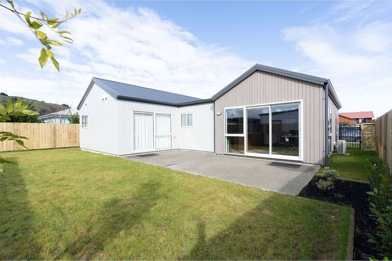Photo of property in 2 Rotoiti Place, Paraparaumu, 5032