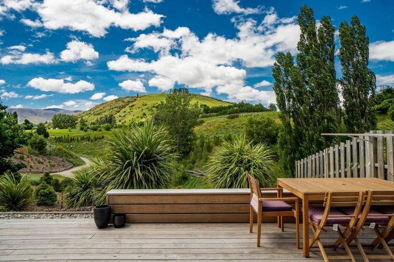 Photo of property in 39 Red Cottage Drive, Lake Hayes, Queenstown, 9304