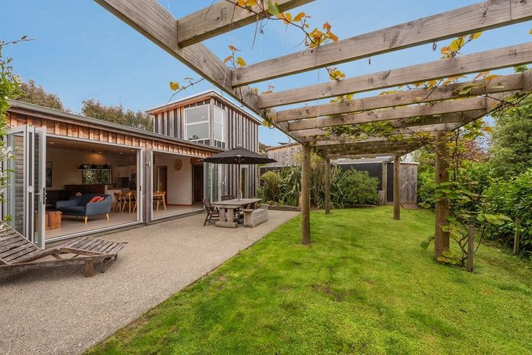 Photo of property in 29a Greenaway Road, Waikanae, 5036