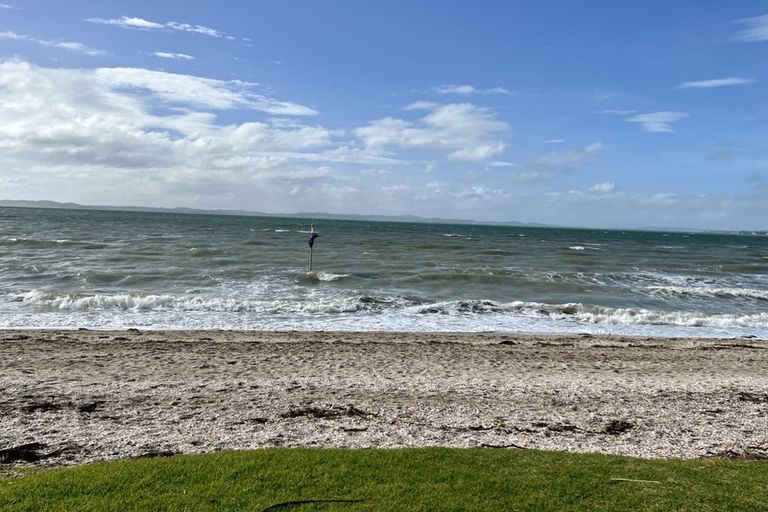 Photo of property in 24 The Esplanade, Eastern Beach, Auckland, 2012