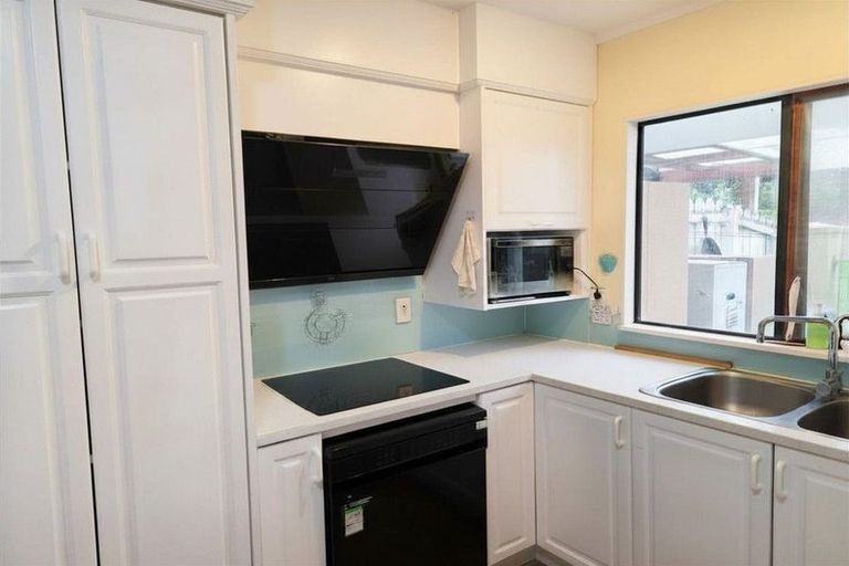 Photo of property in 18/8 Margan Avenue, New Lynn, Auckland, 0600