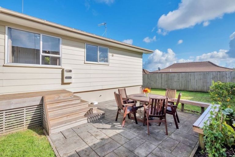 Photo of property in 5 Devonshire Road, Unsworth Heights, Auckland, 0632