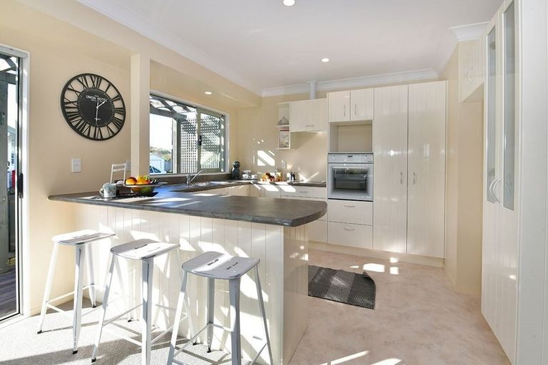 Photo of property in 2/12 Miro Street, Helensville, 0800