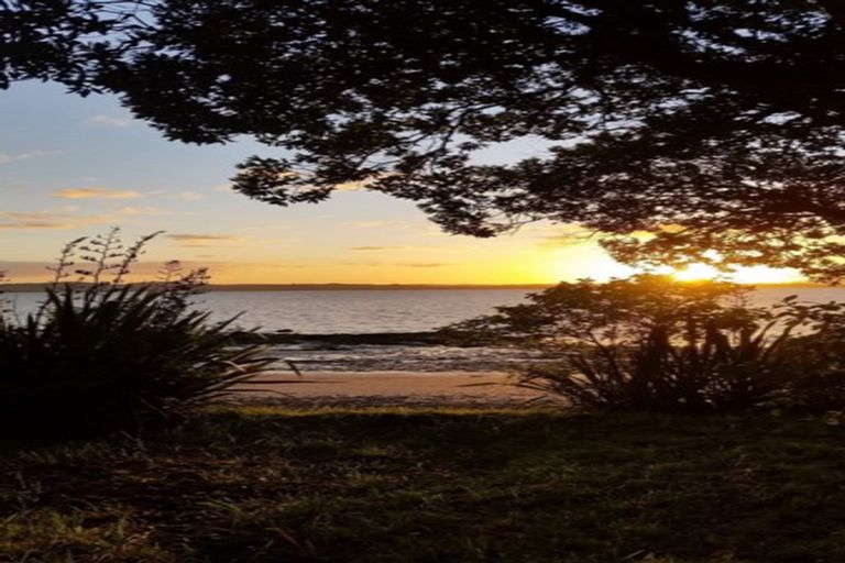 Photo of property in 100 Manganese Point Road, Tamaterau, Whangarei, 0174
