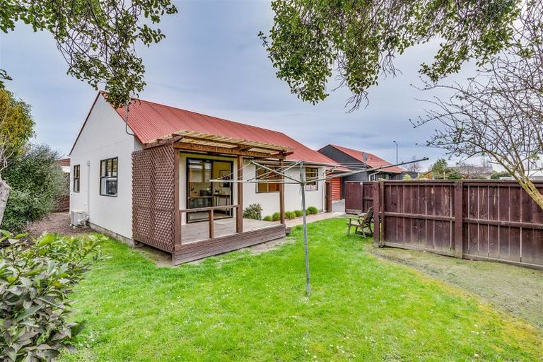 Photo of property in 2/840 Main North Road, Belfast, Christchurch, 8051