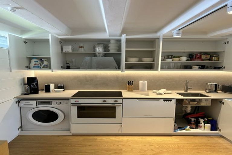 Photo of property in 15/73 Princes Street, Northcote Point, Auckland, 0627