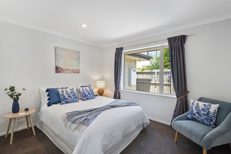 Photo of property in 3 Belgrove Place, Parklands, Christchurch, 8083