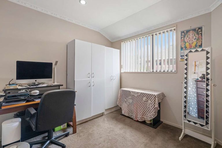 Photo of property in 100a Gloucester Road, Manurewa, Auckland, 2102