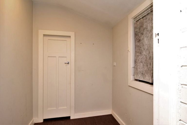 Photo of property in 4 Fruitvale Road, New Lynn, Auckland, 0600