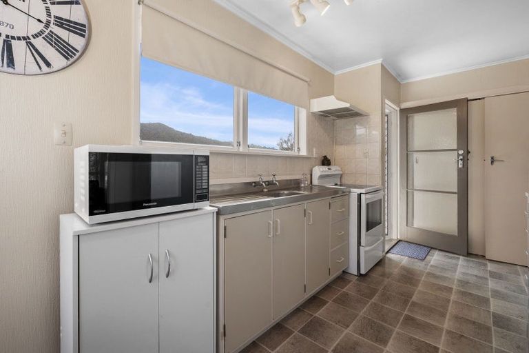 Photo of property in 9 Totaravale Street, Pukehangi, Rotorua, 3015