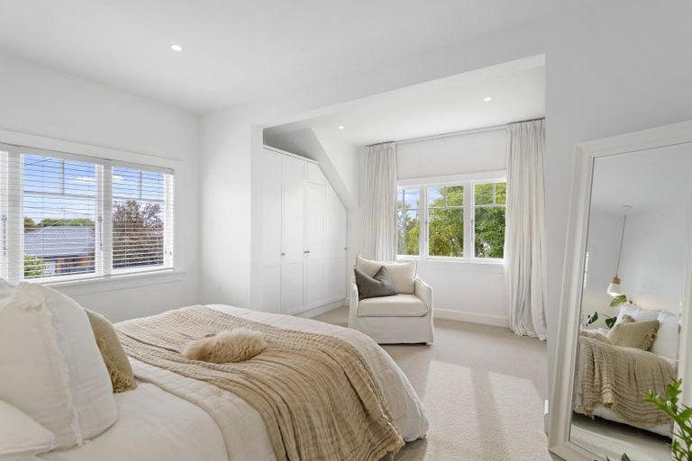 Photo of property in 64 Wilsons Road, Saint Martins, Christchurch, 8022