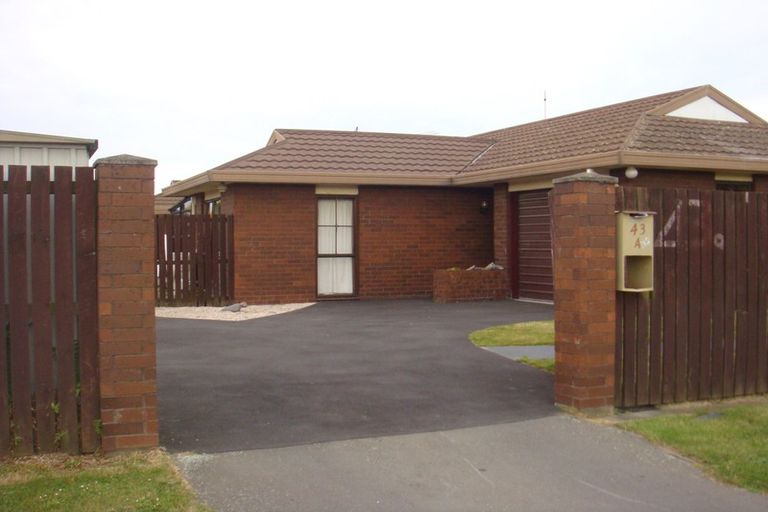 Photo of property in 43a Oakhampton Street, Hornby, Christchurch, 8042