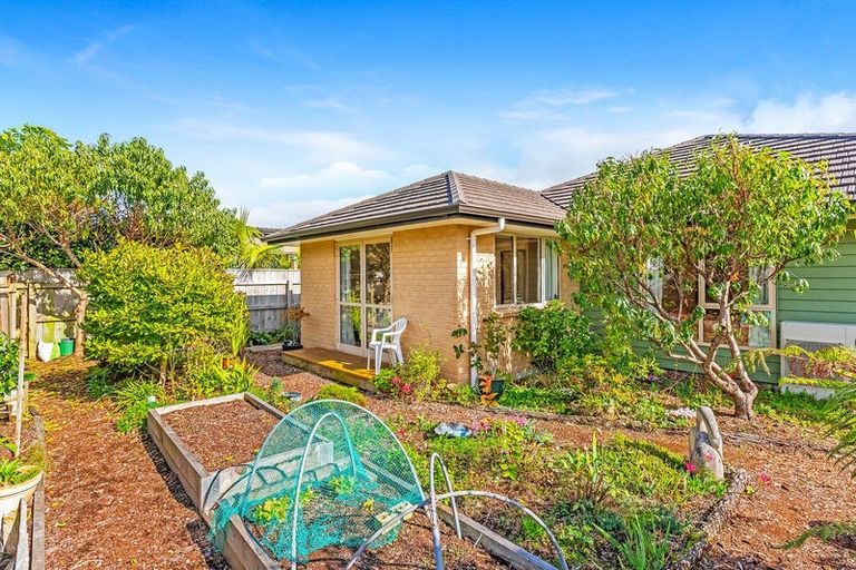 Photo of property in 82 Waipunahau Road, Waikanae, 5036