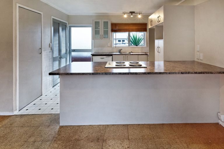 Photo of property in 1/55 Stottholm Road, Titirangi, Auckland, 0604