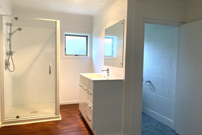 Photo of property in 38c Amorino Drive, Red Beach, 0932