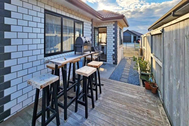 Photo of property in 93 Te Kio Crescent, Papamoa Beach, Papamoa, 3118