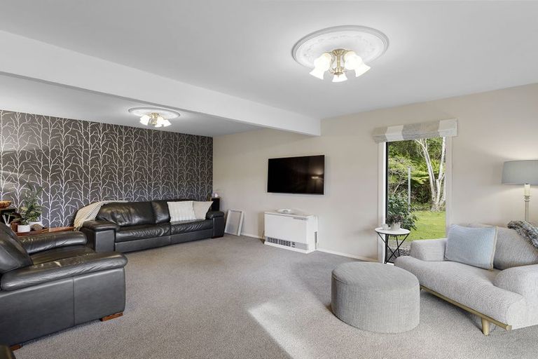 Photo of property in 2 Dunleith Grove, Silverstream, Upper Hutt, 5019