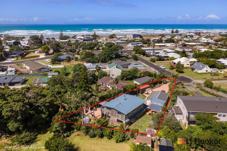 Photo of property in 8 Patterson Place, Waihi Beach, 3611