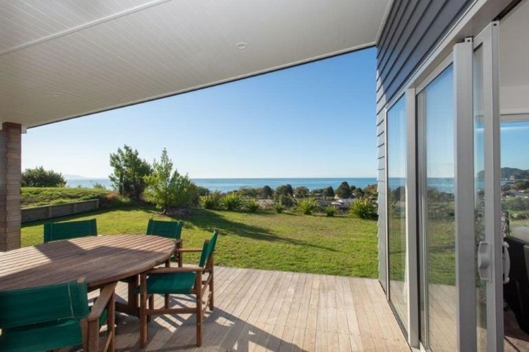 Photo of property in 16 Sandridge Terrace, Pohara, Takaka, 7183