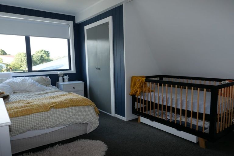 Photo of property in 9 Toporoa View, Ascot Park, Porirua, 5024