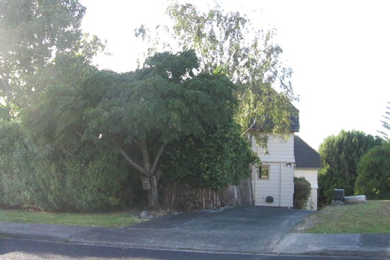 Photo of property in 2/29 Marcel Place, Glenfield, Auckland, 0629