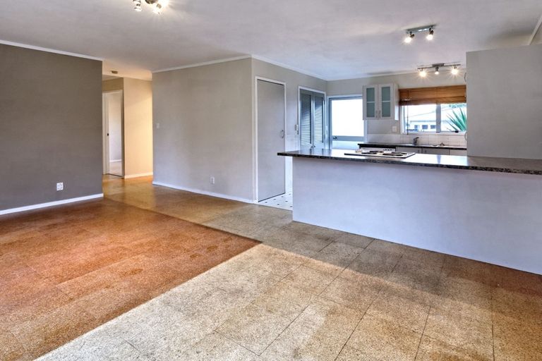 Photo of property in 1/55 Stottholm Road, Titirangi, Auckland, 0604