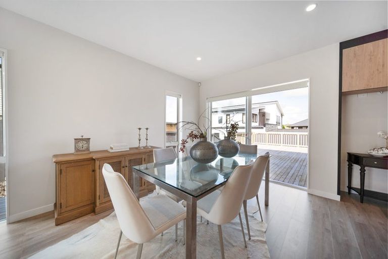 Photo of property in 78 Hayfield Way, Karaka, Papakura, 2113