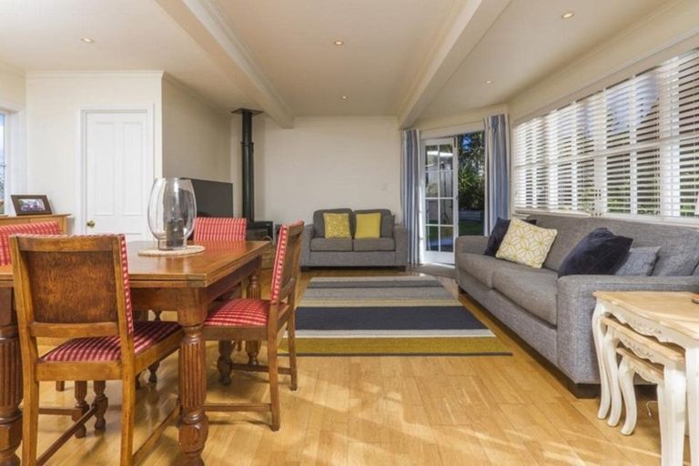 Photo of property in 128 Beach Road, Castor Bay, Auckland, 0620