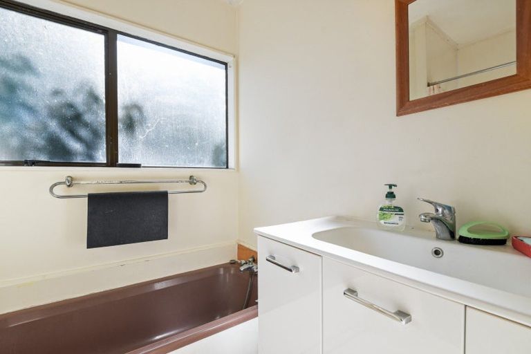 Photo of property in 15a Beech Place, Owhata, Rotorua, 3010